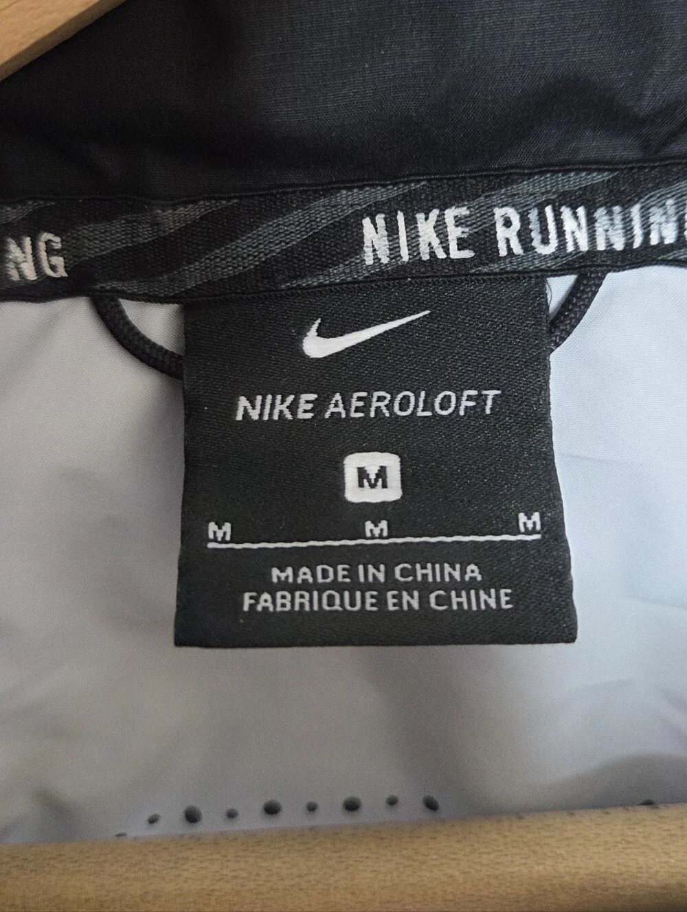 Nike AeroLoft 800 Down Running Jacket Black Quilted Ventilated Size Medium